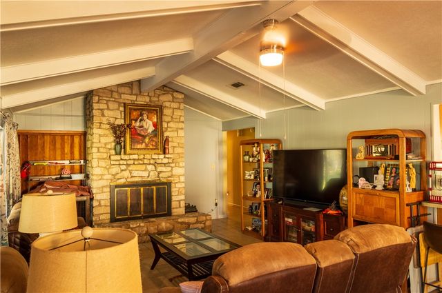 42 Sammy Snead Drive, Hilltop Lakes, TX 77871