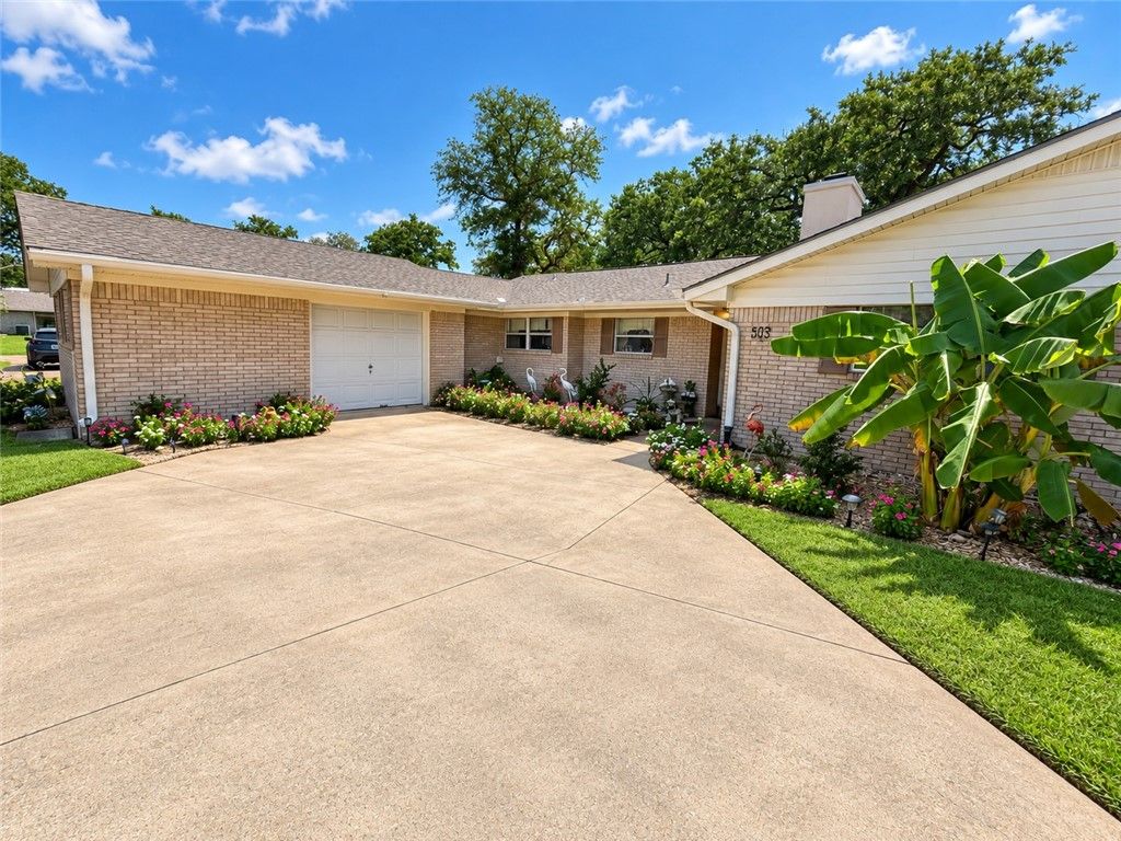 42 Sammy Snead Drive, Hilltop Lakes, TX 77871 — photo 2