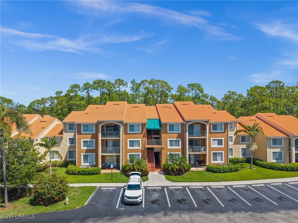 1230 Wildwood Lakes BLVD 102, Naples, FL 34104