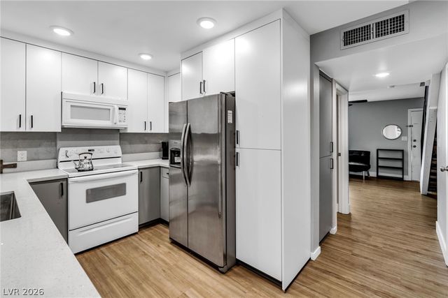 4770 Topaz Street 37, Las Vegas, NV 89121