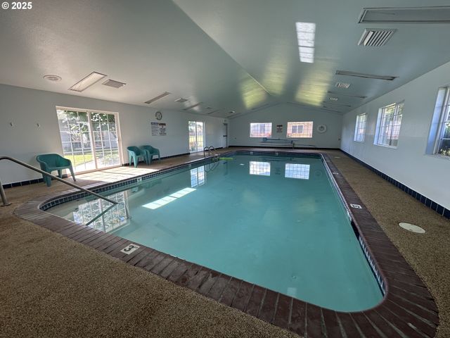 3700 BABCOCK Ln 113, Eugene, OR 97401