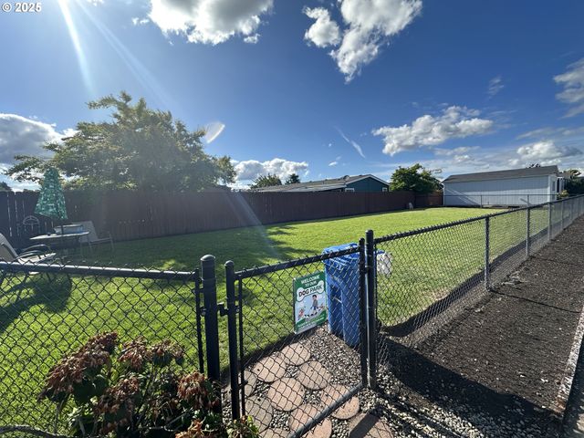 3700 BABCOCK Ln 113, Eugene, OR 97401