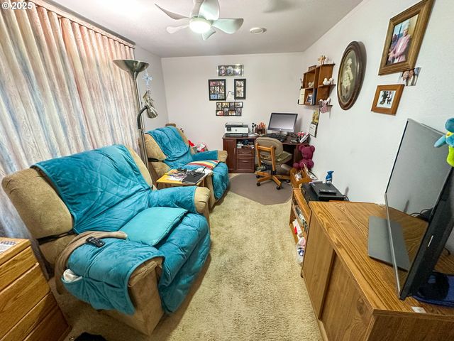 3700 BABCOCK Ln 113, Eugene, OR 97401