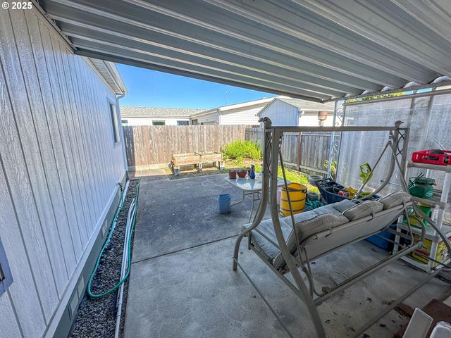 3700 BABCOCK Ln 113, Eugene, OR 97401