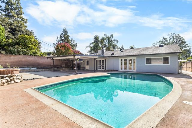 8851 Keokuk, Winnetka, CA 91306