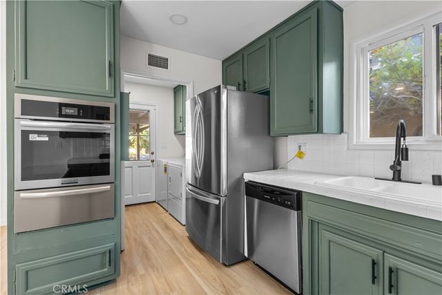 8851 Keokuk, Winnetka, CA 91306