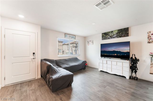 2854 Azure Moon Court, North Las Vegas, NV 89086