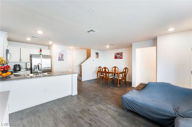 2854 Azure Moon Court, North Las Vegas, NV 89086