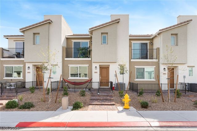 2854 Azure Moon Court, North Las Vegas, NV 89086