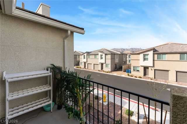 2854 Azure Moon Court, North Las Vegas, NV 89086