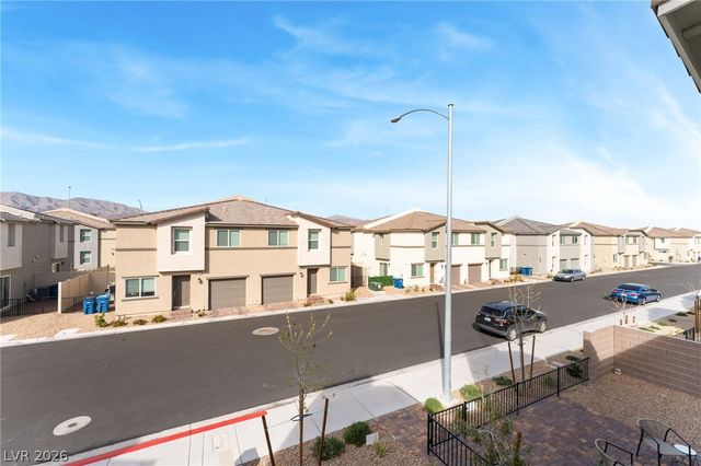 2854 Azure Moon Court, North Las Vegas, NV 89086