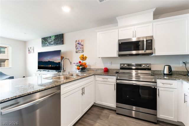 2854 Azure Moon Court, North Las Vegas, NV 89086