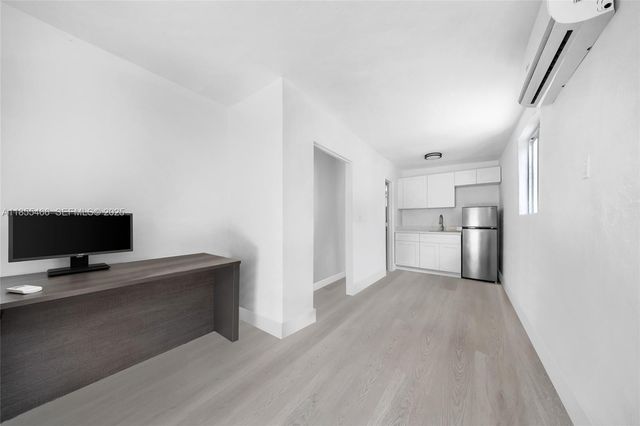 1028 SW 9th Avenue, Miami, FL 33130