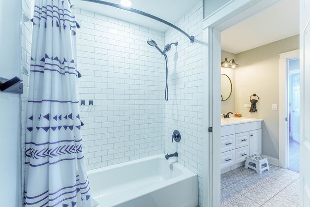 2108 Brookshire Estates Court, Plainfield, IL 60586