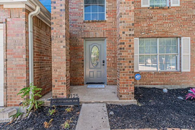 1125 Greenbend Drive, Denton, TX 76210