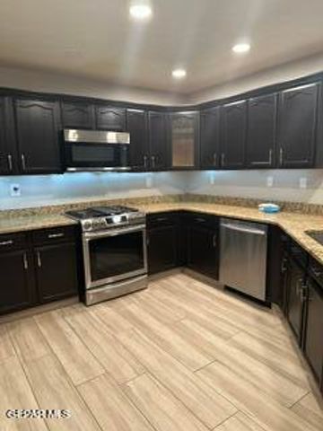 1521 ROSENBAUM Lane, El Paso, TX 79912