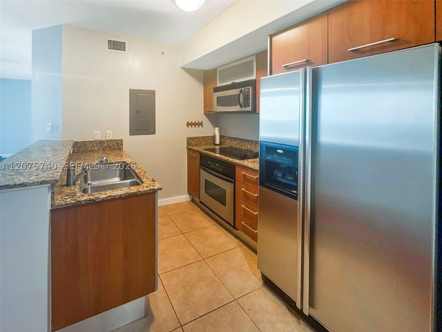 9055 SW 73rd Ct 1103, Miami, FL 33156