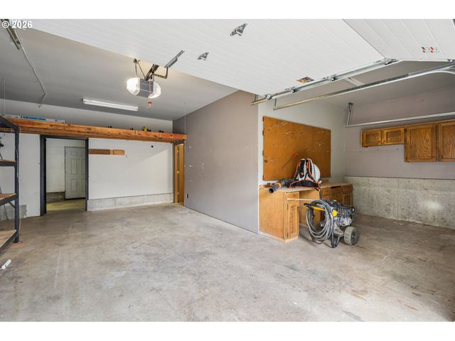 32302 Se OXBOW Dr, Gresham, OR 97080