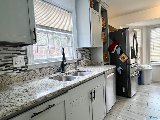 1206 Teenajo Drive SE, Huntsville, AL 35803