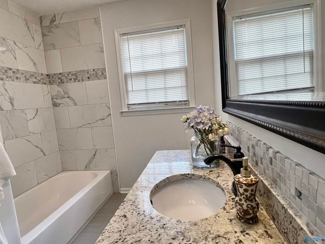 1206 Teenajo Drive SE, Huntsville, AL 35803