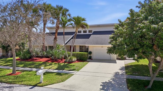340 Apache Lane, Boca Raton, FL 33487