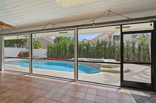 340 Apache Lane, Boca Raton, FL 33487