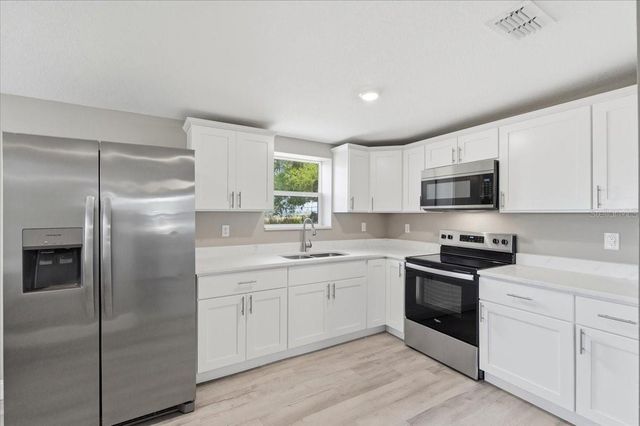 13 E 8TH STREET, Frostproof, FL 33843