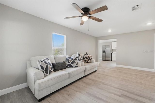 13 E 8TH STREET, Frostproof, FL 33843