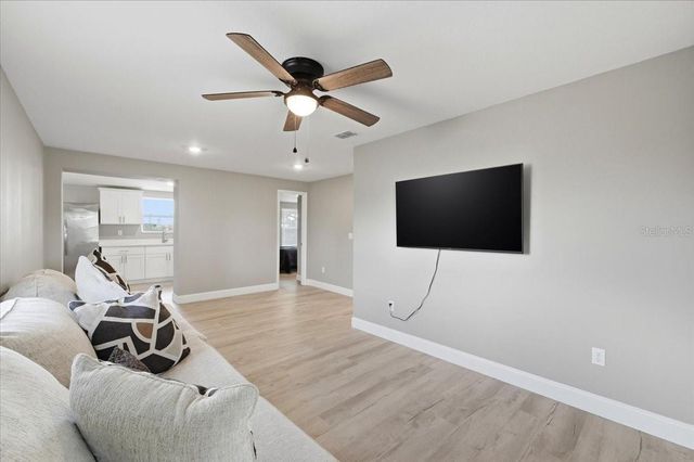 13 E 8TH STREET, Frostproof, FL 33843