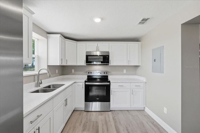 13 E 8TH STREET, Frostproof, FL 33843
