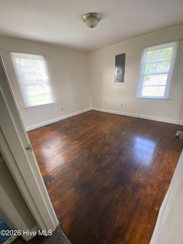 31 Abron Street, Clinton, NC 28328