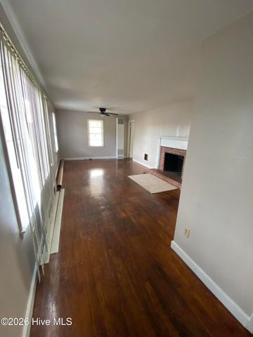 31 Abron Street, Clinton, NC 28328