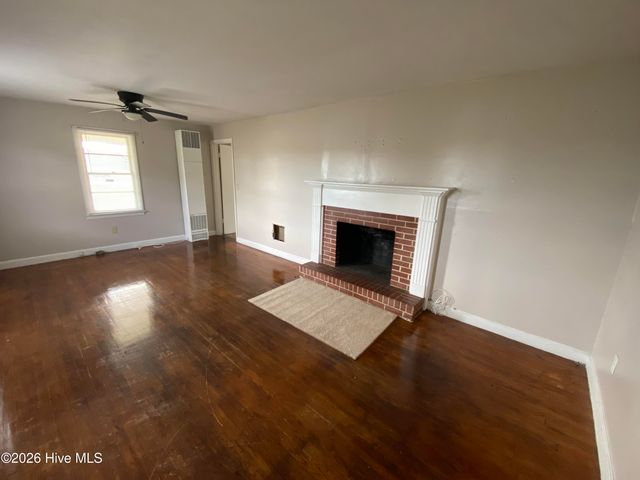 31 Abron Street, Clinton, NC 28328