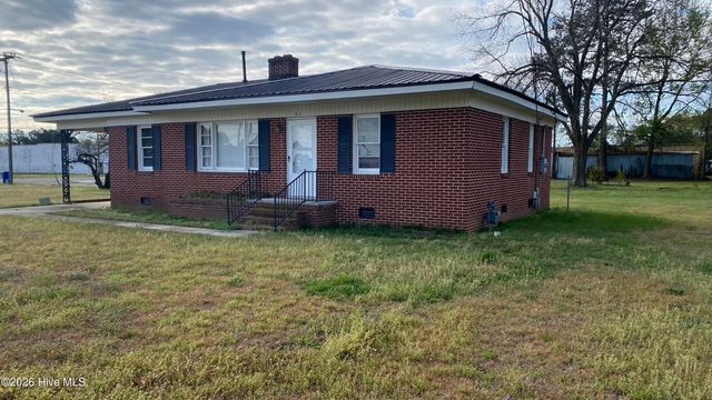 31 Abron Street, Clinton, NC 28328