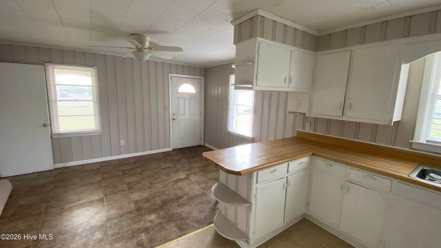 31 Abron Street, Clinton, NC 28328