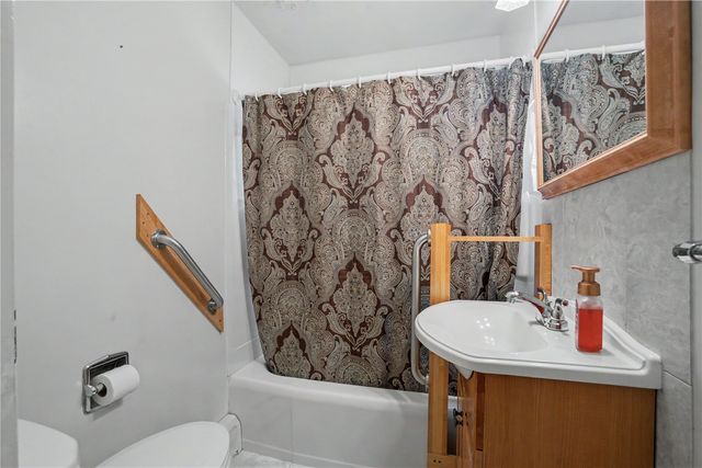 1021 Norwood Drive SE, Cedar Rapids, IA 52403