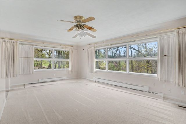 1021 Norwood Drive SE, Cedar Rapids, IA 52403