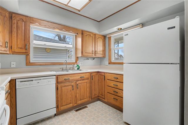 1021 Norwood Drive SE, Cedar Rapids, IA 52403