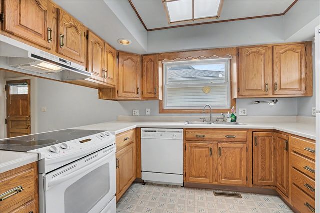 1021 Norwood Drive SE, Cedar Rapids, IA 52403