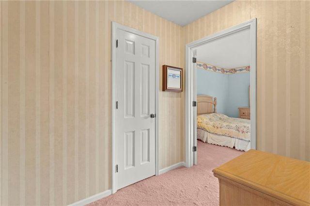 414 NE Point Drive, Lee's Summit, MO 64064