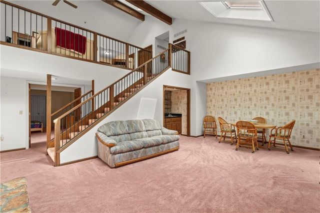 414 NE Point Drive, Lee's Summit, MO 64064