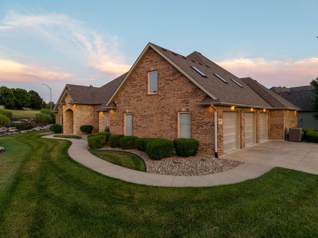 406 TATLOW DR, Columbia, MO 65203