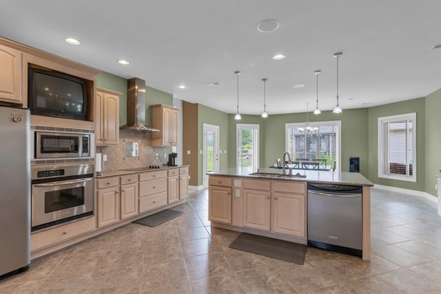 406 TATLOW DR, Columbia, MO 65203