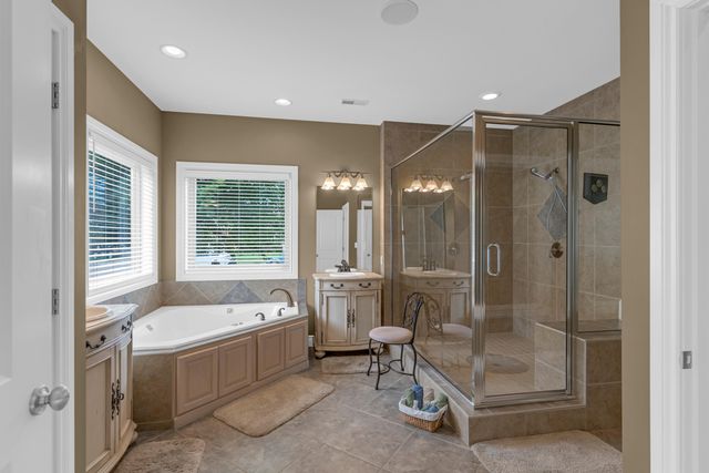 406 TATLOW DR, Columbia, MO 65203