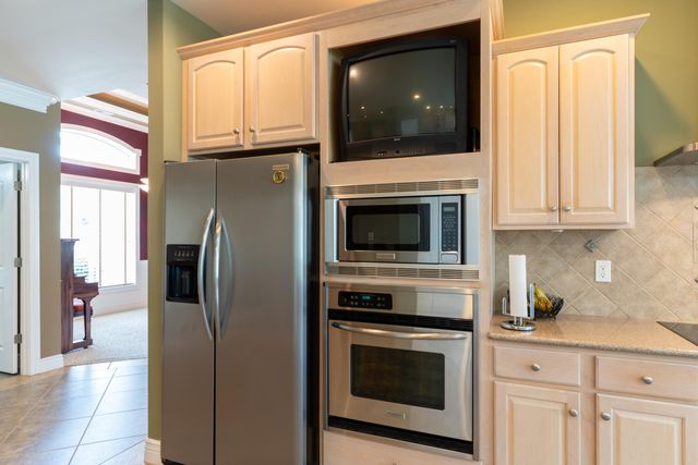 406 TATLOW DR, Columbia, MO 65203