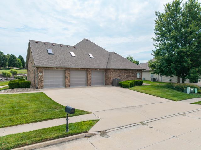 406 TATLOW DR, Columbia, MO 65203