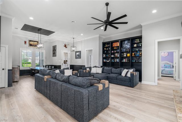 404 Wycliff Drive, China Spring, TX 76633