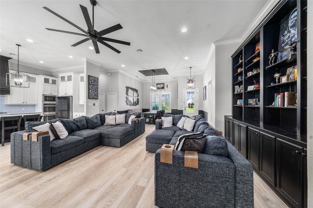 404 Wycliff Drive, China Spring, TX 76633