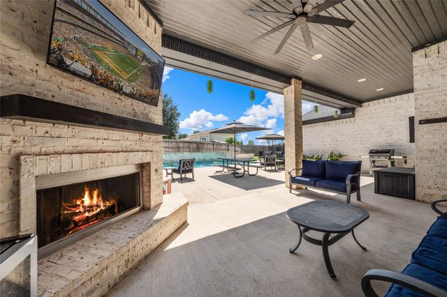 404 Wycliff Drive, China Spring, TX 76633