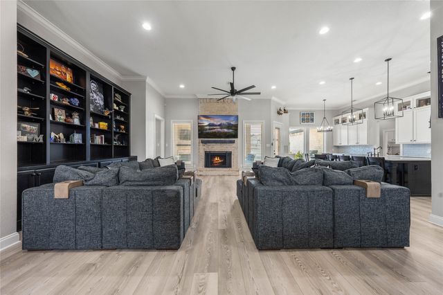 404 Wycliff Drive, China Spring, TX 76633